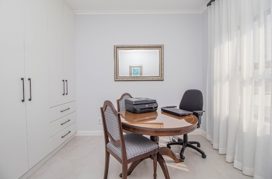 4 Bedroom Property for Sale in Sandown Western Cape